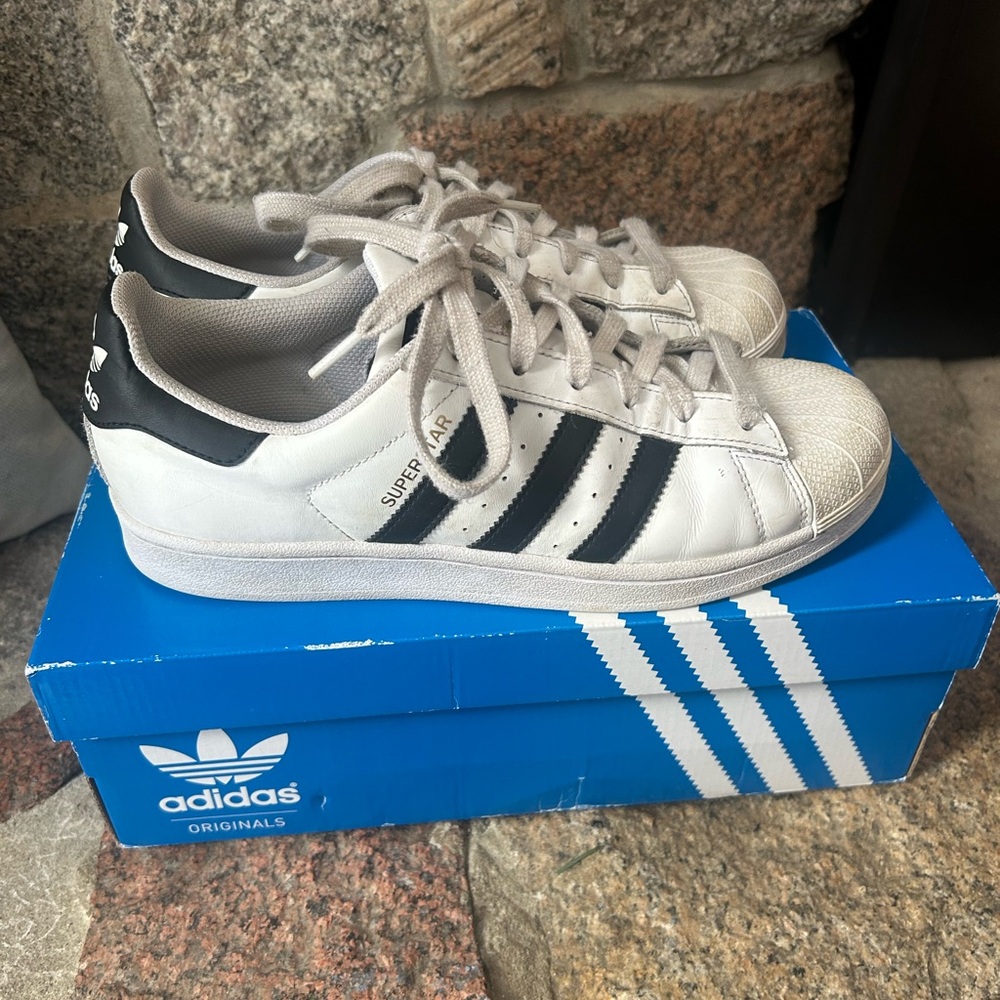 Adidas Superstar J sneakers size 7